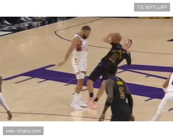 推人犯规到底怎么判？裁判依据这3个关键点