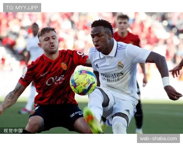 维尼修斯与阿森西奥：左路主力之争的战术适配性与效率差异在哪