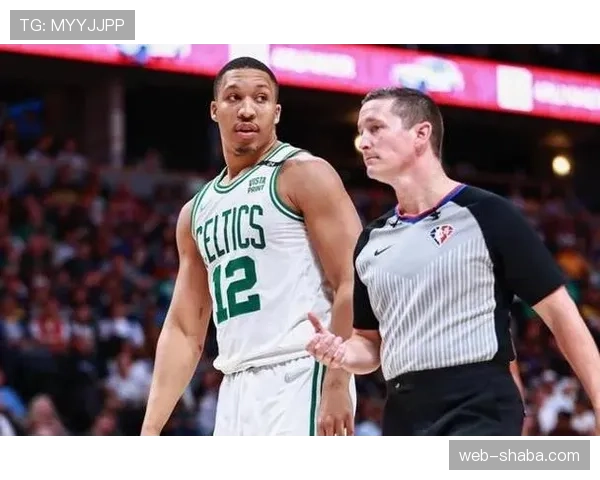 格兰特·威廉姆斯无球牵制提升绿军空间效率